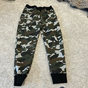 Appaman joggers